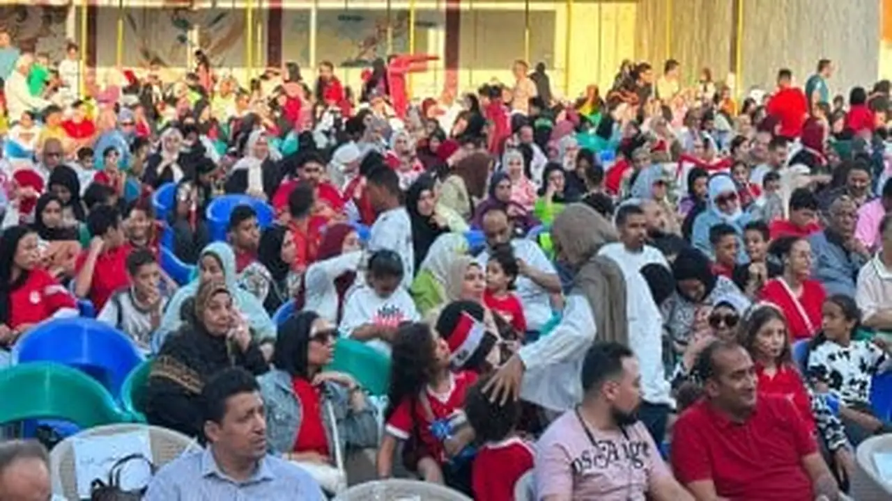 آلاف من شباب بورسعيد يتجمعون لدعم مصر ضد الأرجنتين